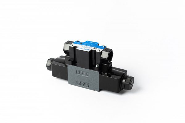 DIRECTIONAL CONTROL VALVE DG4V-3-2C-M-P2-T-7-56 (5)